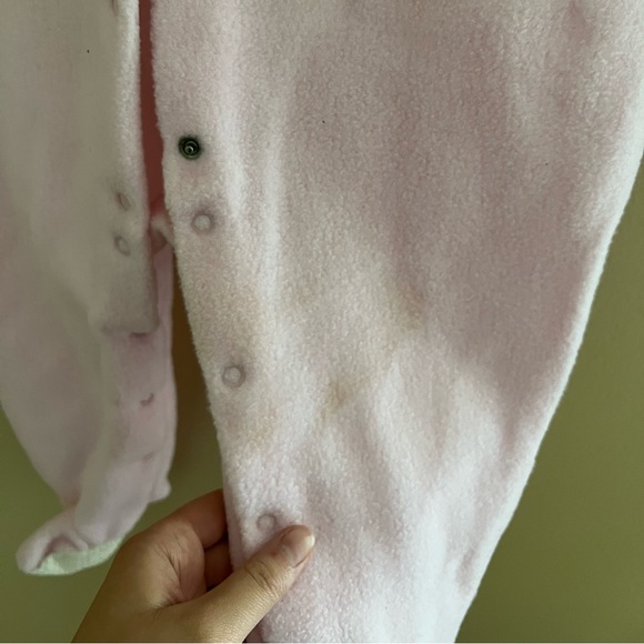 ◻️LITTLE ME: Girl size 24 months, fuzzy pink w/hearts footsie pajamas preowned◻️ - Picture 7 of 9